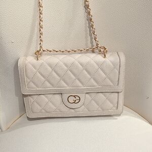 Elegant Cream Quilted Shoulder Bag